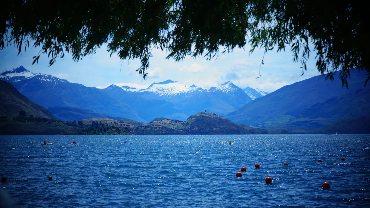 Lake Wanaka with the Southern Alps
